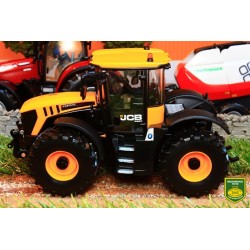 1:32 JCB Fastrac 4220