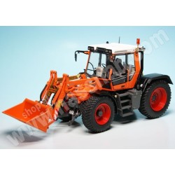 1:32 FENDT 524 Xylon con pala