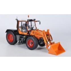 1:32 FENDT 524 Xylon con pala