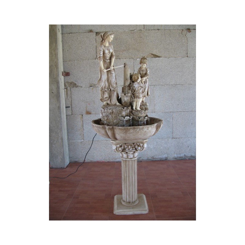 Fuente de resina Pedestal mujer y niños bombeando agua