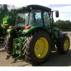 JOHN DEERE 5070M - Luna delantera