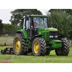 JOHN DEERE 7600 - Luna delantera