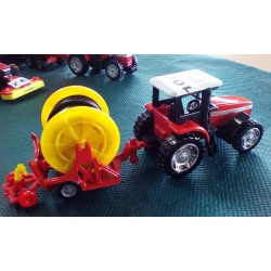 1:87 MASSEY FERGUSON 9240 con manguera de riego