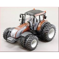 1:32 VALTRA T213 Doble rueda