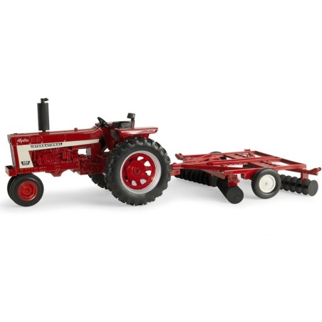 1:16 CASE IH 666 con grada de discos