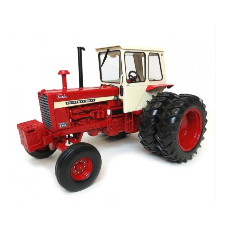 1:16 CASE IH 1256 con doble rueda trasera