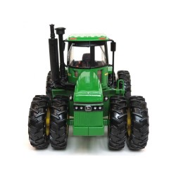 1:32 JOHN DEERE 8650 Doble rueda