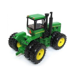 1:32 JOHN DEERE 8650 Doble rueda