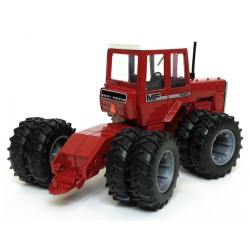 1:32 MASSEY FERGUSON 1805 con doble rueda