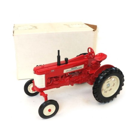 1:16 CASE Farmall 350