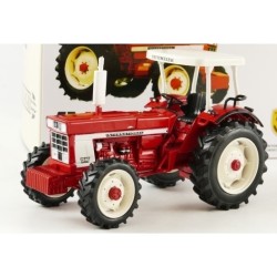 1:32 CASE 1246 4WD con capota  IH Internacional