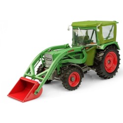 1:32 FENDT 5S Farmer 4WD con pala