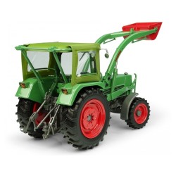 1:32 FENDT 5S Farmer 4WD con pala