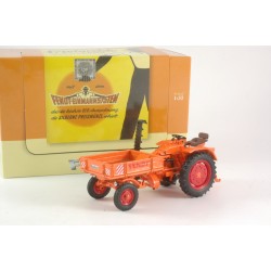 1:32 FENDT 231 GT con cajón y segadora