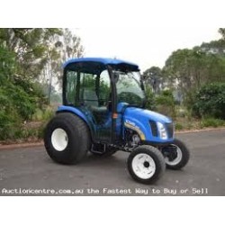 NEW HOLLAND Boomer 2030 - Luna puerta derecha