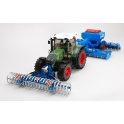 1:16 FENDT 936 Vario con rulo frontal y sembradora