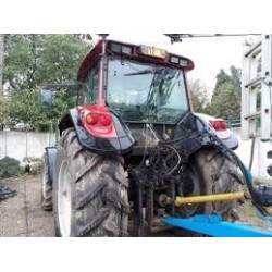 VALTRA T120 - Luna trasera