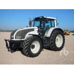 VALTRA T132 Direct - Luna delantera