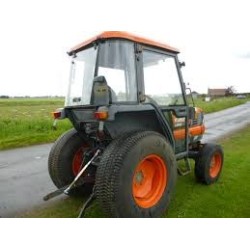 KUBOTA L3300 - Luna lateral derecha