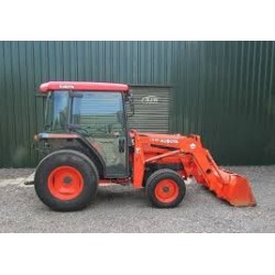 KUBOTA L3300 - Luna puerta derecha 