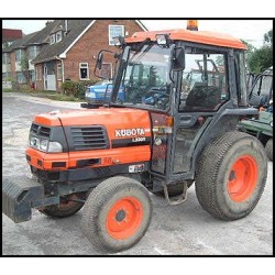 KUBOTA L3300 DTC - Luna delantera