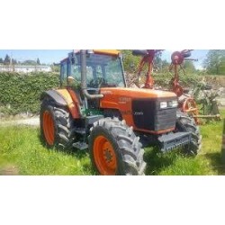 KUBOTA M105 S - Luna delantera inferior derecha