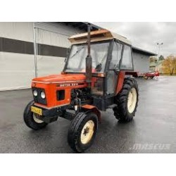 ZETOR 5011 - Luna delantera inferior