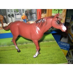 1:16 Caballo 1:12 castaño oscuro