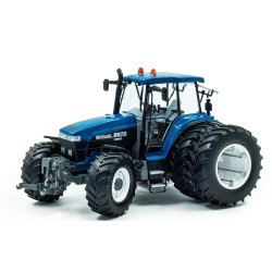 1:32 NEW HOLLAND 8870 Doble rueda trasera