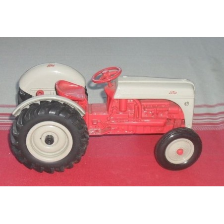 1:16 FORD 8N