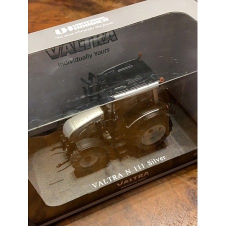 1:32 VALTRA N111 Silver