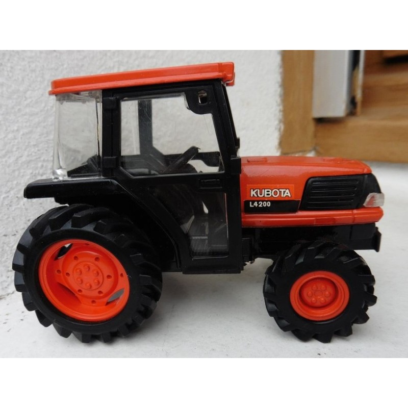 1:32 KUBOTA L4200