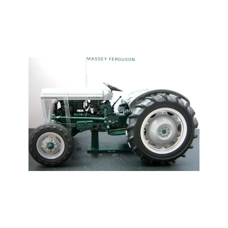 1:32 MASSEY FERGUSON TO35