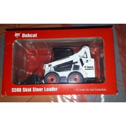 1:32 BOBCAT minicargadora S590