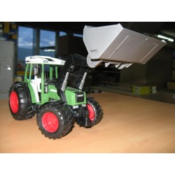 1:16 FENDT 209S con pala