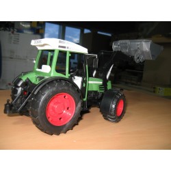 1:16 FENDT 209S con pala