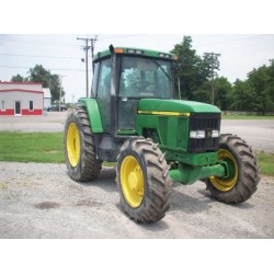 JOHN DEERE 7210 - Luna delantera