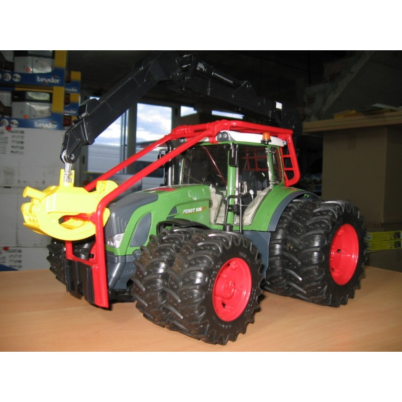 1:16 FENDT 936 Vario Forestal Doble Rueda