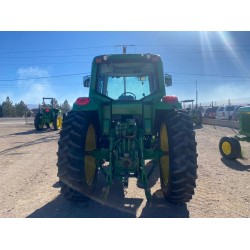 JOHN DEERE 7220 - Luna trasera