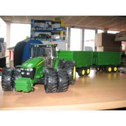 1:16 JOHN DEERE 7930 Forestal Doble Rueda con remolque