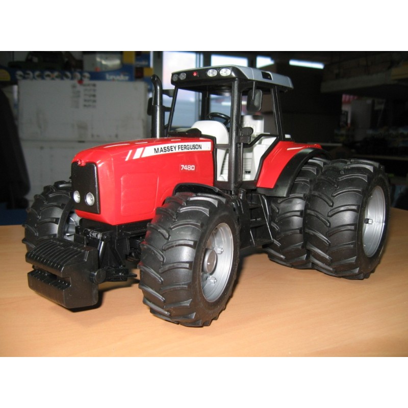 1:16 MASSEY FERGUSON 7480 Doble Rueda Trasera