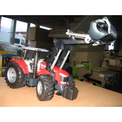 1:16 MASSEY FERGUSON 7624 con pala