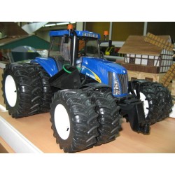  1:16 NEW HOLLAND T8040 Doble Rueda