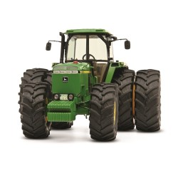 1:32 JOHN DEERE 4755 Doble rueda trasera