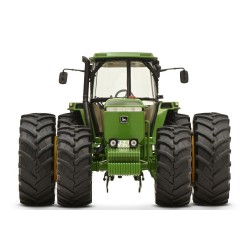 1:32 JOHN DEERE 4755 Doble rueda trasera