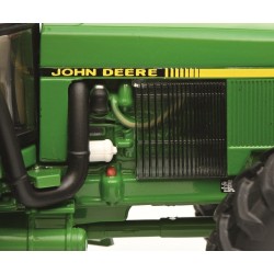 1:32 JOHN DEERE 4755 Doble rueda trasera