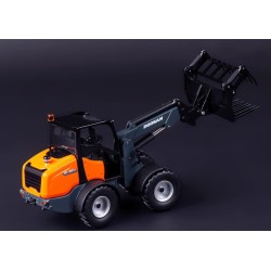 1:32 DOOSAN DL 80 TL cargador