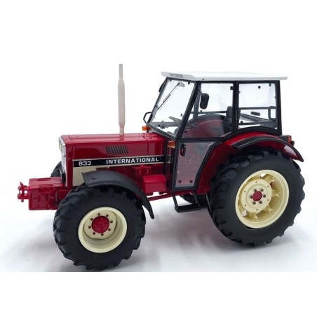 1:32 CASE IH 833 4WD International