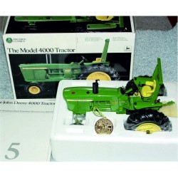 1:16 Metal: JOHN DEERE 4000 Precisión