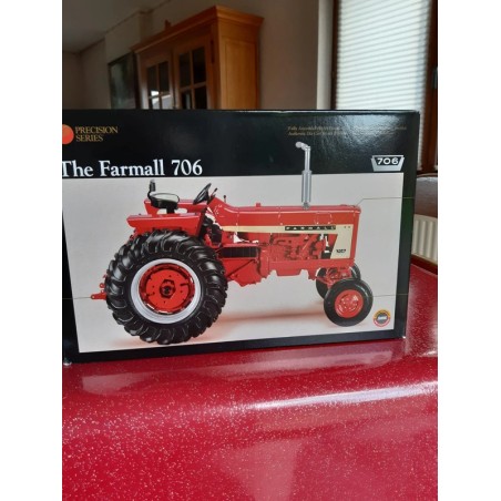 1:16 Metal: CASE IH Farmall 706